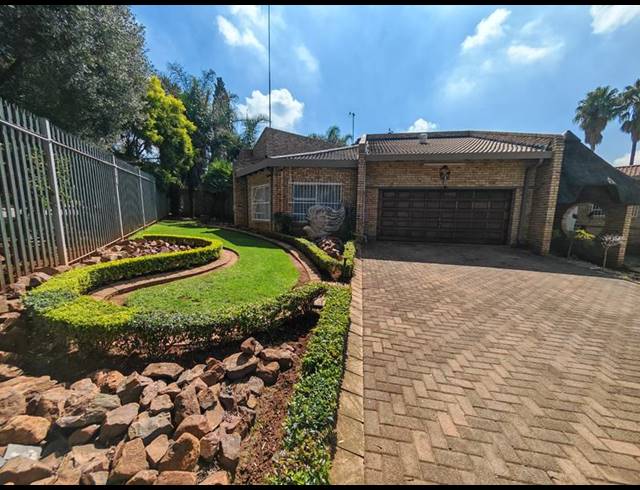 4 BEDROOM HOUSE FOR SALE IN VANDERBIJLPARK SE 3
